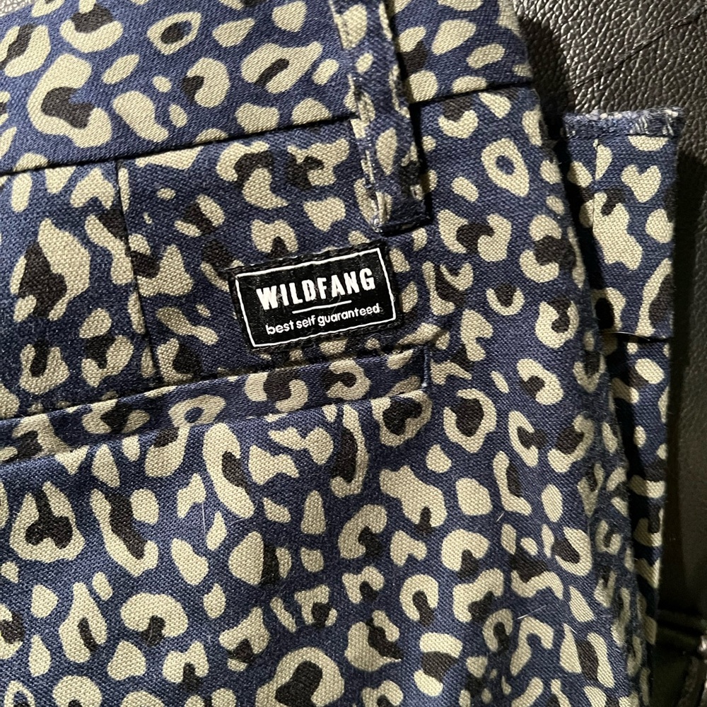 Wildfang THE EMPOWER SLIM CROP PANT - Animal Print